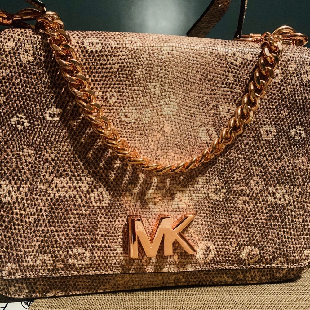 Micheal kors purse